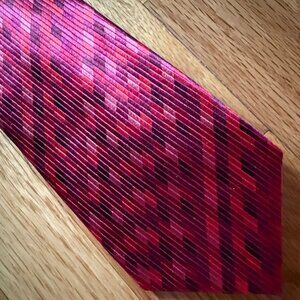 Wembley Men's Tie ~ 100% Silk